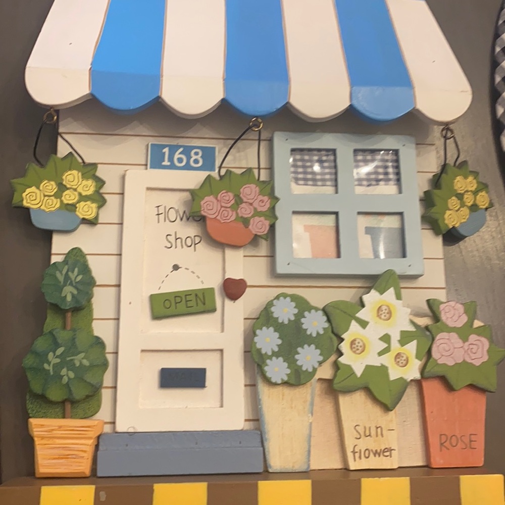 Flower shop key holder wall decor